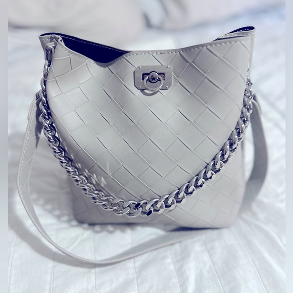 MOTF Cream Shoulder Bag with Minimalist Design - Picture 4 of 7